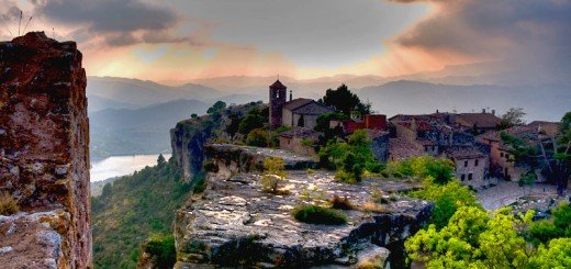 селение Сиурана в Каталонии